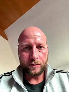 nikeaddicted2 online show from November 16, 2:00 pm