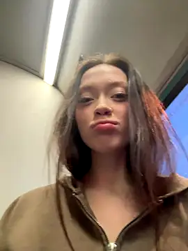 Snapshot of Sophie_Avory chatting on October 19, 3:12 pm Sophie Avory online show from October 19, 3:12 pm