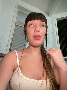 Sophie Avory online show from June 4, 7:09 pm
