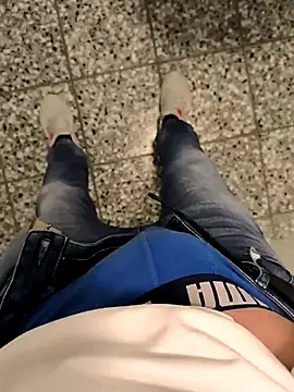 geilehecke1 online show from December 6, 11:54 am