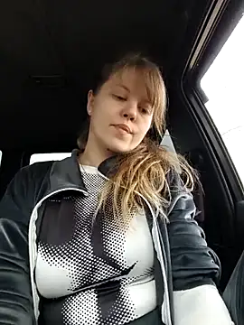 Snapshot of astiSWEET chatting on December 4, 8:34 am astiSWEET online show from December 4, 8:34 am