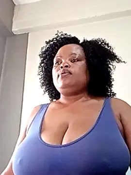 Snapshot of hugemelonsxxx chatting on July 19, 10:52 am hugemelonsxxx online show from July 19, 10:52 am