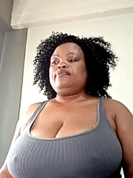 Snapshot of hugemelonsxxx chatting on July 20, 10:39 am hugemelonsxxx online show from July 20, 10:39 am