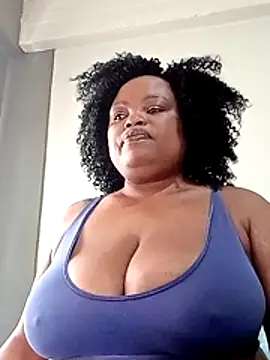 Snapshot of hugemelonsxxx chatting on July 22, 10:51 am hugemelonsxxx online show from July 22, 10:51 am
