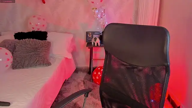 CyntiaAdams online show from February 14, 5:03 pm