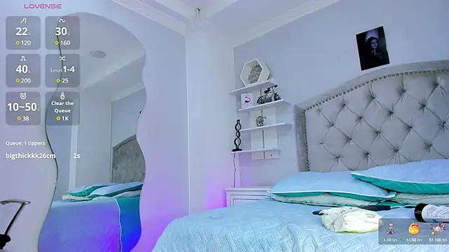 Snapshot of LiaFlowers chatting on December 11, 3:02 am LiaFlowers online show from December 11, 3:02 am