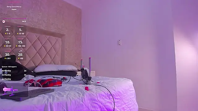 Snapshot of LiaFlowers chatting on January 14, 1:26 am LiaFlowers online show from January 14, 1:26 am