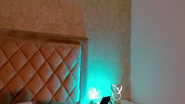 Snapshot of LiaFlowers chatting on January 22, 12:16 am LiaFlowers online show from January 22, 12:16 am