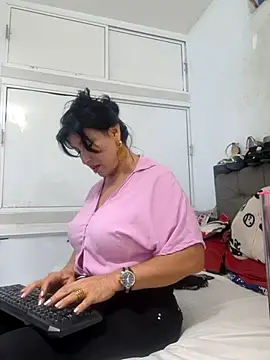Snapshot of katysquirtdirty chatting on May 23, 11:31 pm katysquirtdirty online show from May 23, 11:31 pm
