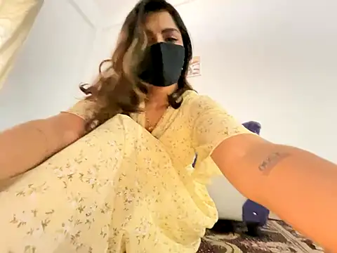 Snapshot of MaYaa__11 chatting on December 5, 2:53 am MaYaa 11 online show from December 5, 2:53 am