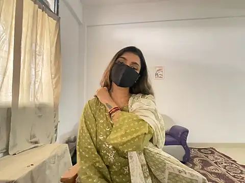 Snapshot of MaYaa__11 chatting on December 30, 10:53 am MaYaa 11 online show from December 30, 10:53 am