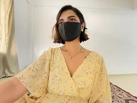 Snapshot of MaYaa__11 chatting on January 20, 11:35 am MaYaa 11 online show from January 20, 11:35 am