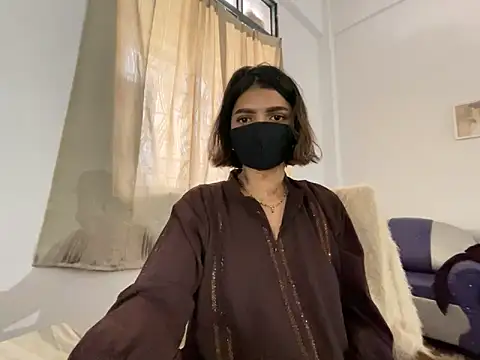 Snapshot of MaYaa__11 chatting on January 22, 11:56 am MaYaa 11 online show from January 22, 11:56 am