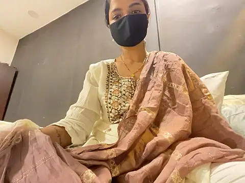 Snapshot of MaYaa__11 chatting on March 9, 6:00 pm MaYaa 11 online show from March 9, 6:00 pm