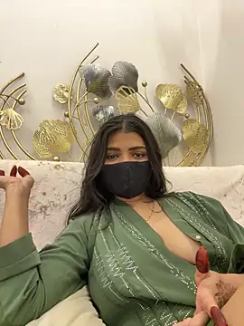 Snapshot of MaYaa__11 chatting on December 15, 7:01 am MaYaa 11 online show from December 15, 7:01 am