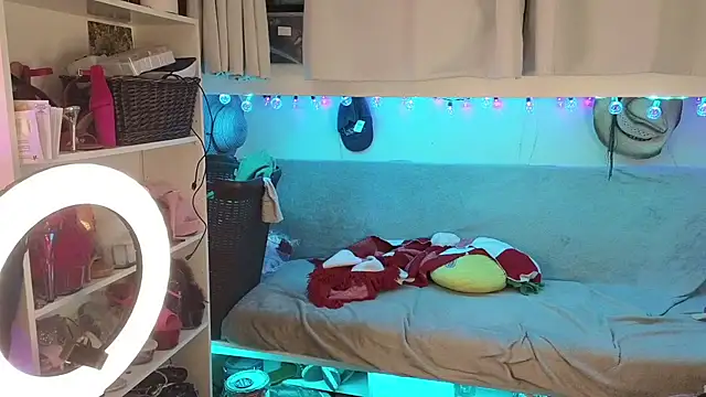 cunty tranny lydia online show from December 17, 6:19 am