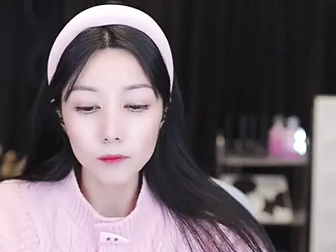 Nuyoah-77 online show from December 4, 1:31 pm