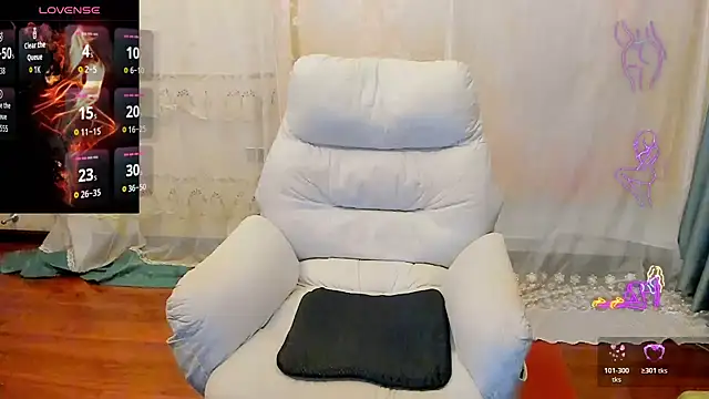 Pennyee online show from July 8, 1:04 pm
