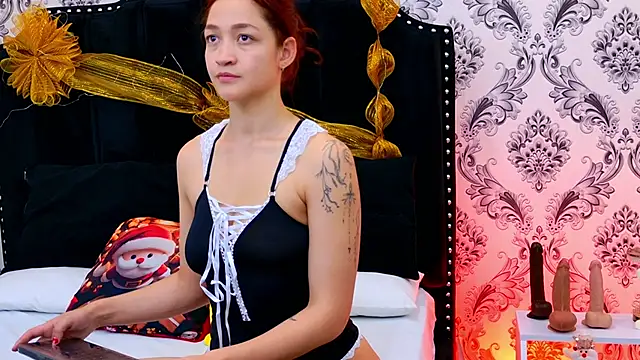 Snapshot of SaaraBrown chatting on December 16, 8:36 pm SaaraBrown online show from December 16, 8:36 pm