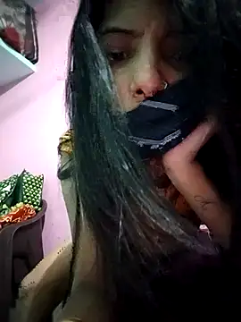 Hotty-Divya online show from November 6, 3:24 pm