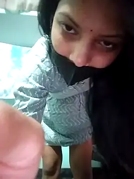 Hotty-Divya online show from April 23, 7:41 am