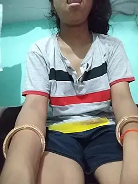 Snapshot of Hotty-Divya chatting on July 2, 3:23 am Hotty-Divya online show from July 2, 3:23 am