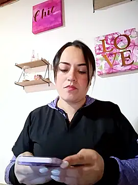 Snapshot of Lesly_10- chatting on June 12, 5:01 pm Lesly 10- online show from June 12, 5:01 pm