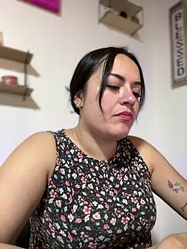 Snapshot of Lesly_10- chatting on June 21, 8:00 pm Lesly 10- online show from June 21, 8:00 pm