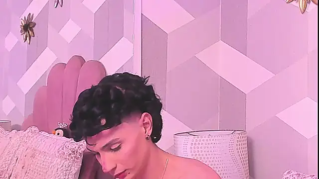 Snapshot of KylieMonnett chatting on June 13, 12:41 am KylieMonnett online show from June 13, 12:41 am