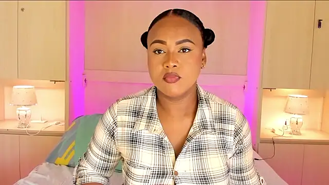 EmilyyStuart online show from February 9, 7:40 pm