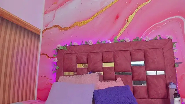 Snapshot of melody_paris chatting on November 8, 10:59 am melody paris online show from November 8, 10:59 am