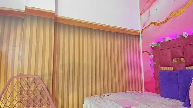 melody paris online show from January 8, 10:50 am