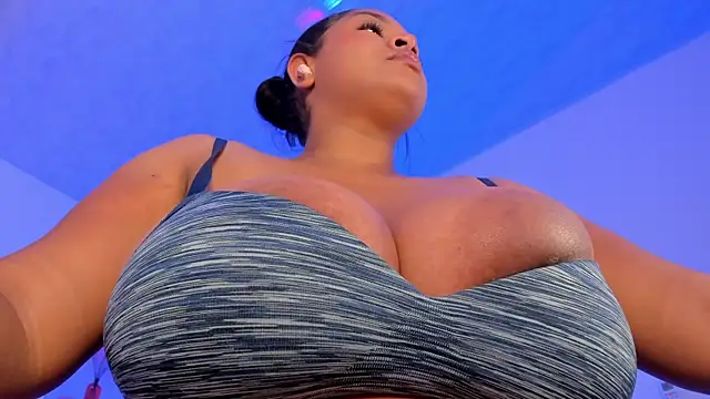 Brianna bigboobs online show from July 18, 11:03 am