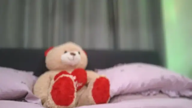 Snapshot of longislandprincess chatting on April 6, 10:22 pm longislandprincess online show from April 6, 10:22 pm