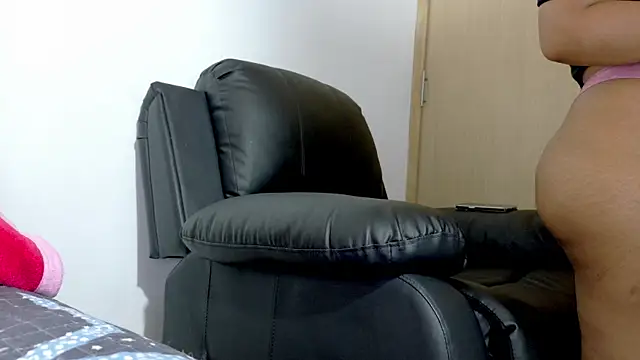Snapshot of latinfeet-qos chatting on May 9, 3:01 am latinfeet-qos online show from May 9, 3:01 am