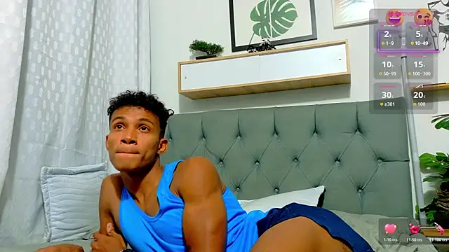 Snapshot of Ryan_Vergon chatting on June 11, 3:10 pm Ryan Vergon online show from June 11, 3:10 pm