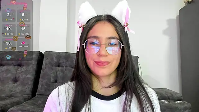 Snapshot of emmadiaz1 chatting on January 3, 1:48 am emmadiaz1 online show from January 3, 1:48 am