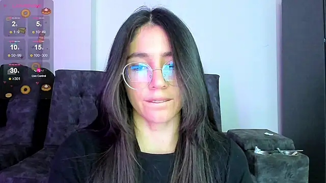 Snapshot of emmadiaz1 chatting on January 7, 1:49 am emmadiaz1 online show from January 7, 1:49 am