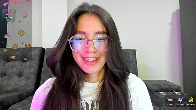 Snapshot of emmadiaz1 chatting on February 28, 2:31 am emmadiaz1 online show from February 28, 2:31 am