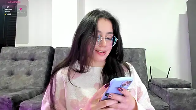 Snapshot of emmadiaz1 chatting on September 26, 2:48 am emmadiaz1 online show from September 26, 2:48 am