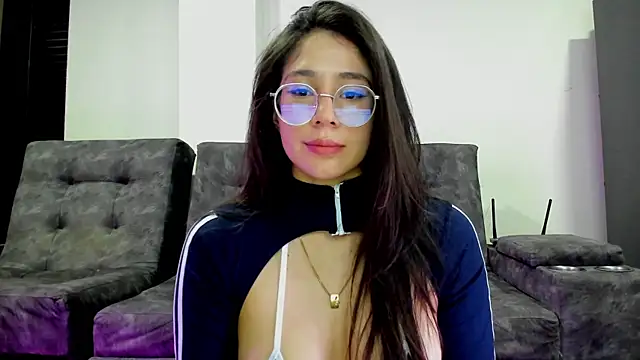 Snapshot of emmadiaz1 chatting on September 28, 5:02 am emmadiaz1 online show from September 28, 5:02 am