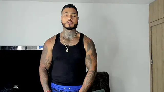 Snapshot of Exotic_tatto27121 chatting on March 27, 7:57 pm Exotic tatto27121 online show from March 27, 7:57 pm