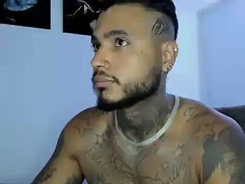 Snapshot of Exotic_tatto27121 chatting on June 21, 8:00 pm Exotic tatto27121 online show from June 21, 8:00 pm
