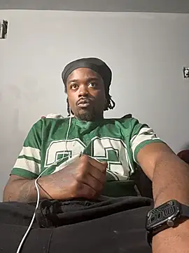 Snapshot of SluttyLyfe4L chatting on May 6, 1:27 pm SluttyLyfe4L online show from May 6, 1:27 pm