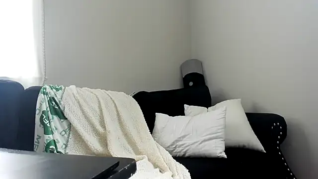 MistressKatie13xxx online show from December 15, 4:37 pm