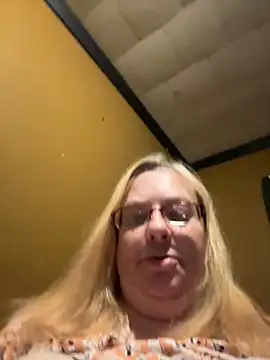 CherishWilliams online show from May 3, 1:11 am