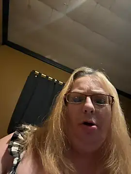 CherishWilliams online show from May 4, 9:49 am