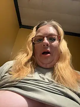 CherishWilliams online show from June 26, 5:23 am