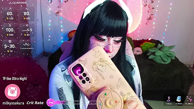 MilkyXSakura online show from November 16, 1:00 am