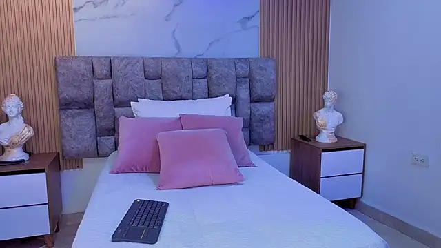 Khalifa fletcher online show from January 7, 9:50 pm